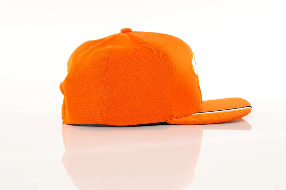 gorro charada anaranjado con bordado blanco
